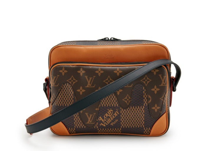 Louis Vuitton
Virgil Abloh NIGO Brown Giant Damier Ebene & Drip Monogram Coated Canvas Nil Messenger Gold Hardware, 2021